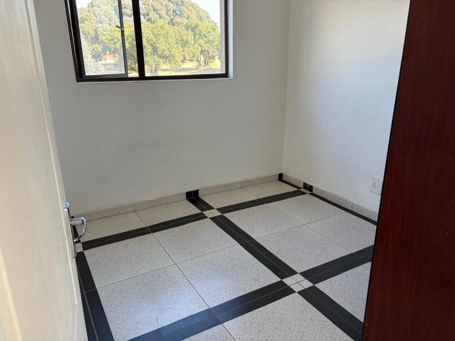 To Let 2 Bedroom Property for Rent in Noordwyk Gauteng