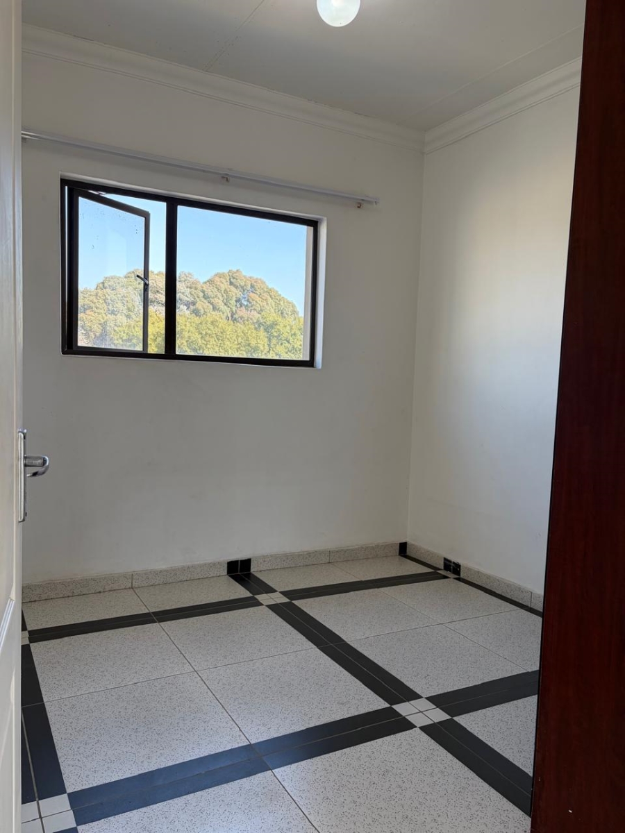 To Let 2 Bedroom Property for Rent in Noordwyk Gauteng