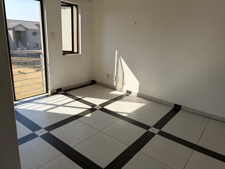 To Let 2 Bedroom Property for Rent in Noordwyk Gauteng