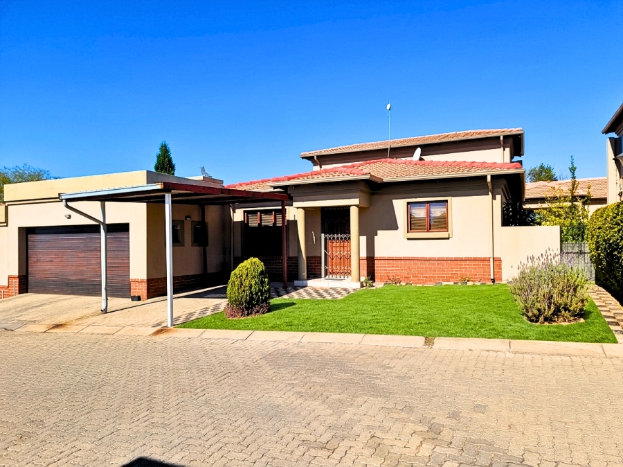 To Let 3 Bedroom Property for Rent in Noordwyk Gauteng