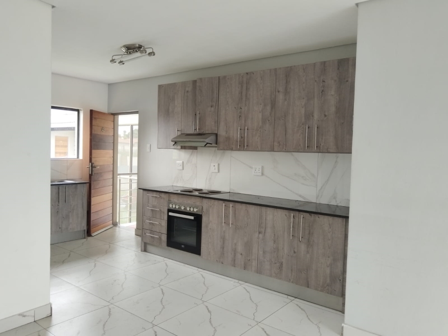 To Let 2 Bedroom Property for Rent in Noordwyk Gauteng