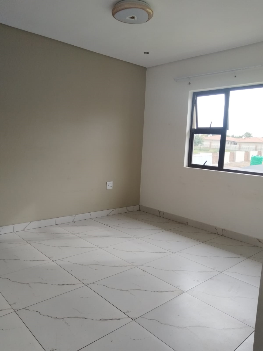 To Let 2 Bedroom Property for Rent in Noordwyk Gauteng