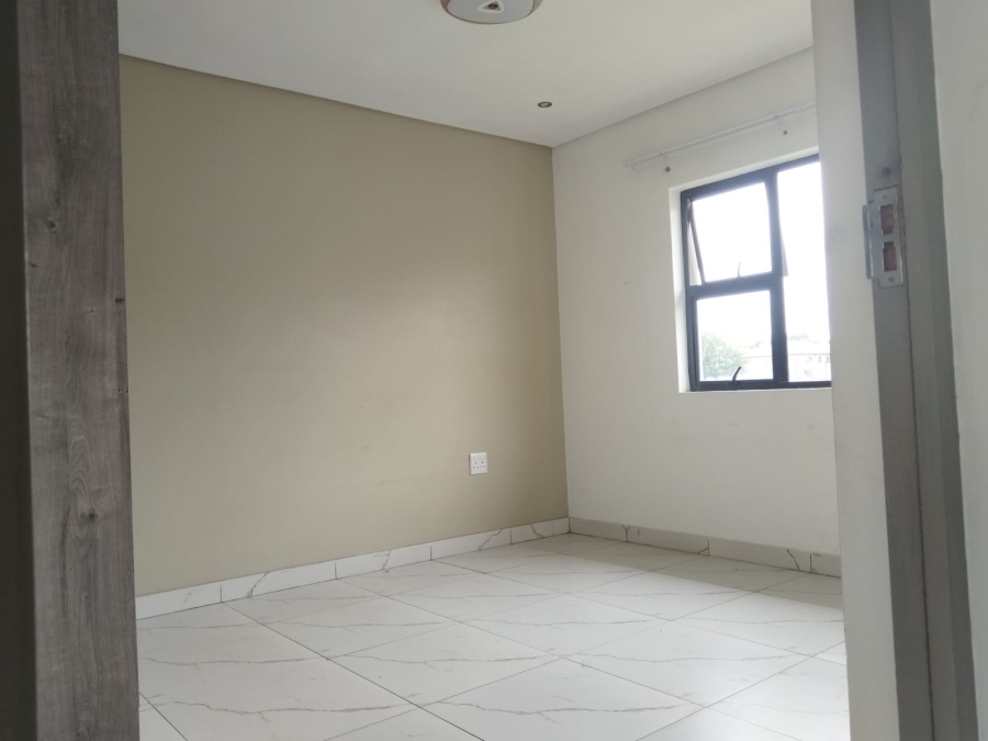 To Let 2 Bedroom Property for Rent in Noordwyk Gauteng