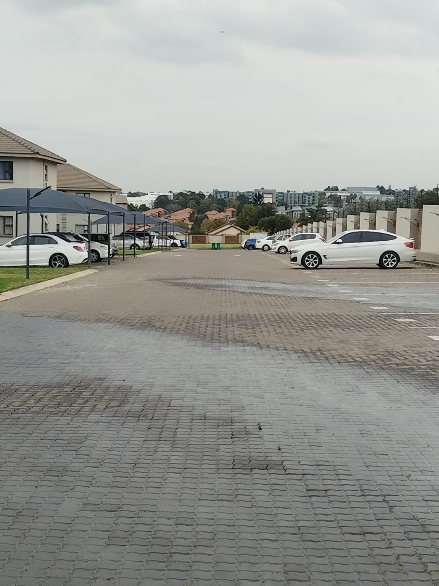 To Let 2 Bedroom Property for Rent in Noordwyk Gauteng