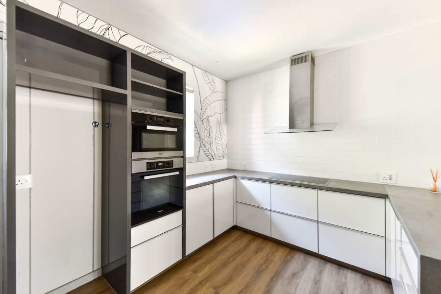 2 Bedroom Property for Sale in Nieuw Muckleneuk Gauteng