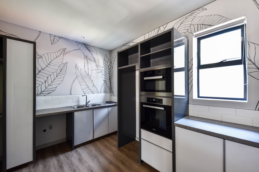 2 Bedroom Property for Sale in Nieuw Muckleneuk Gauteng
