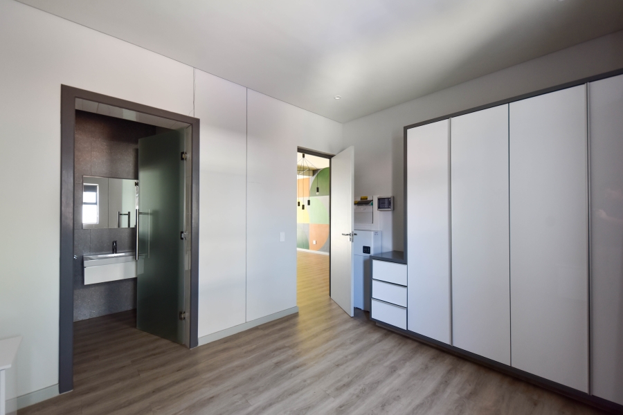 2 Bedroom Property for Sale in Nieuw Muckleneuk Gauteng