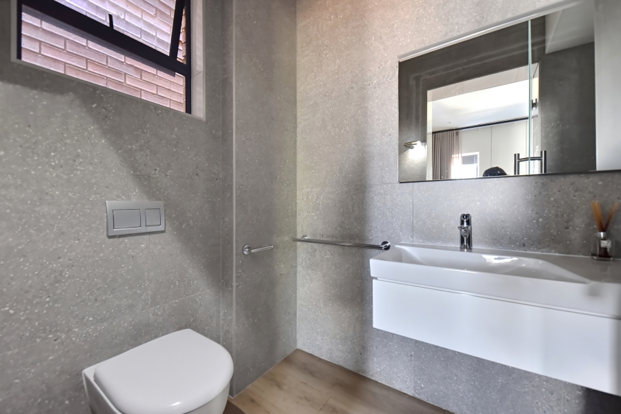 2 Bedroom Property for Sale in Nieuw Muckleneuk Gauteng
