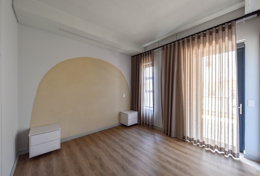 2 Bedroom Property for Sale in Nieuw Muckleneuk Gauteng
