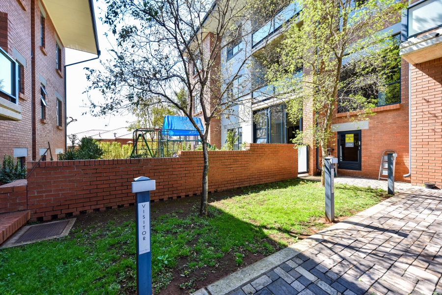 2 Bedroom Property for Sale in Nieuw Muckleneuk Gauteng