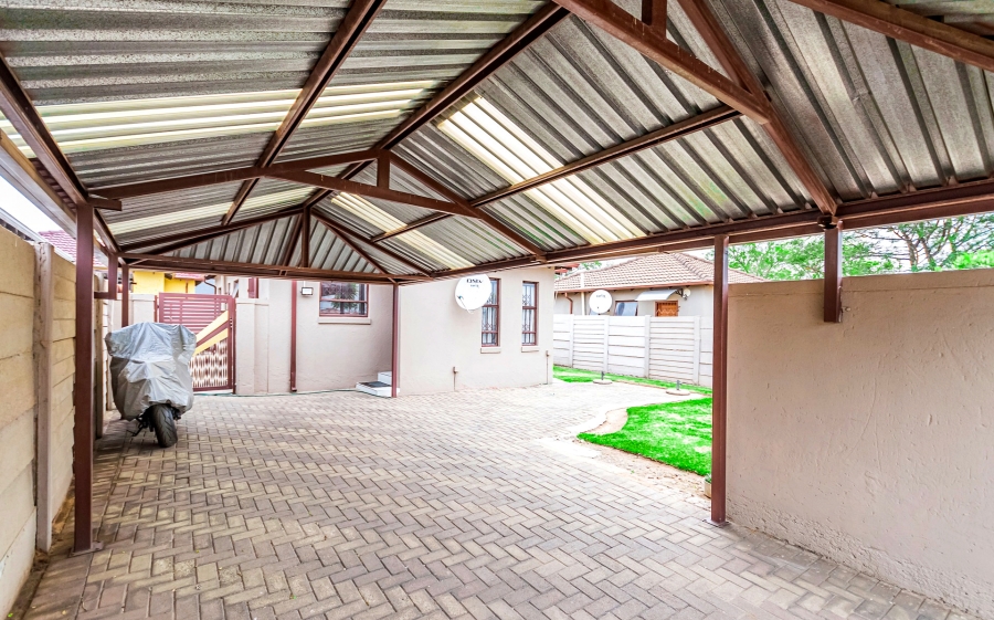3 Bedroom Property for Sale in Goudrand Gauteng