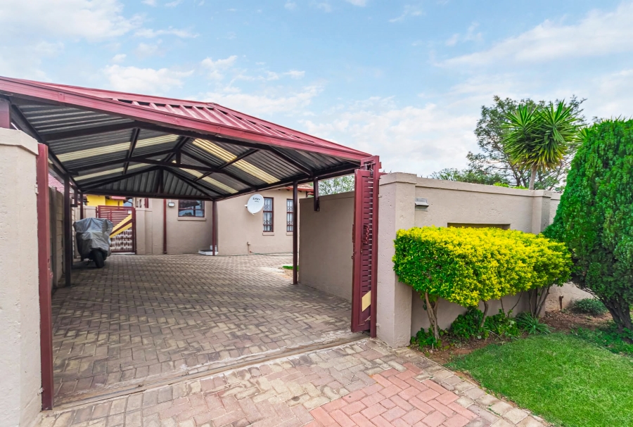 3 Bedroom Property for Sale in Goudrand Gauteng