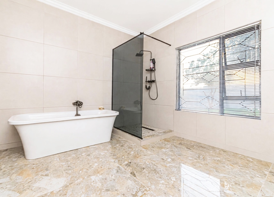 5 Bedroom Property for Sale in Krugersdorp North Gauteng