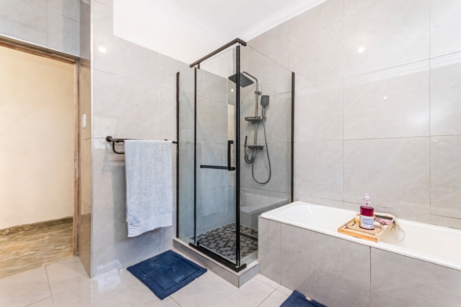 5 Bedroom Property for Sale in Krugersdorp North Gauteng