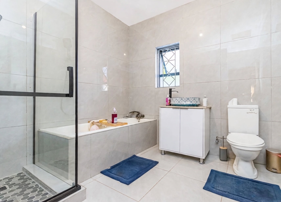 5 Bedroom Property for Sale in Krugersdorp North Gauteng