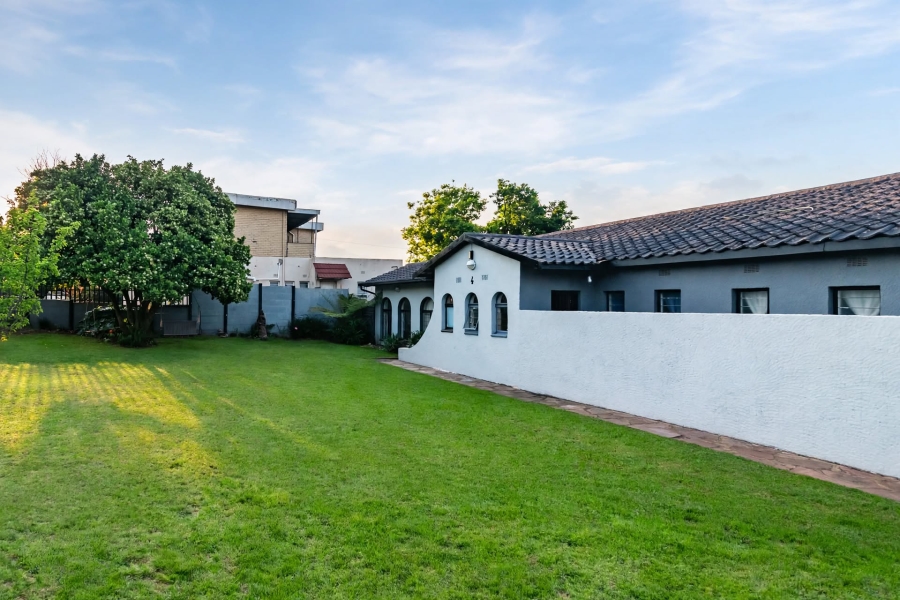 4 Bedroom Property for Sale in Breaunanda Gauteng