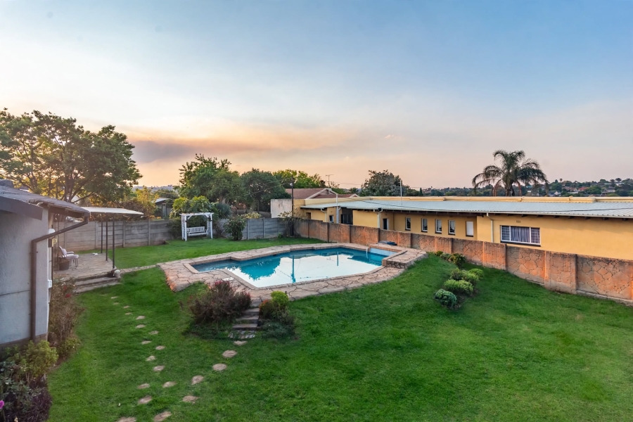 4 Bedroom Property for Sale in Breaunanda Gauteng