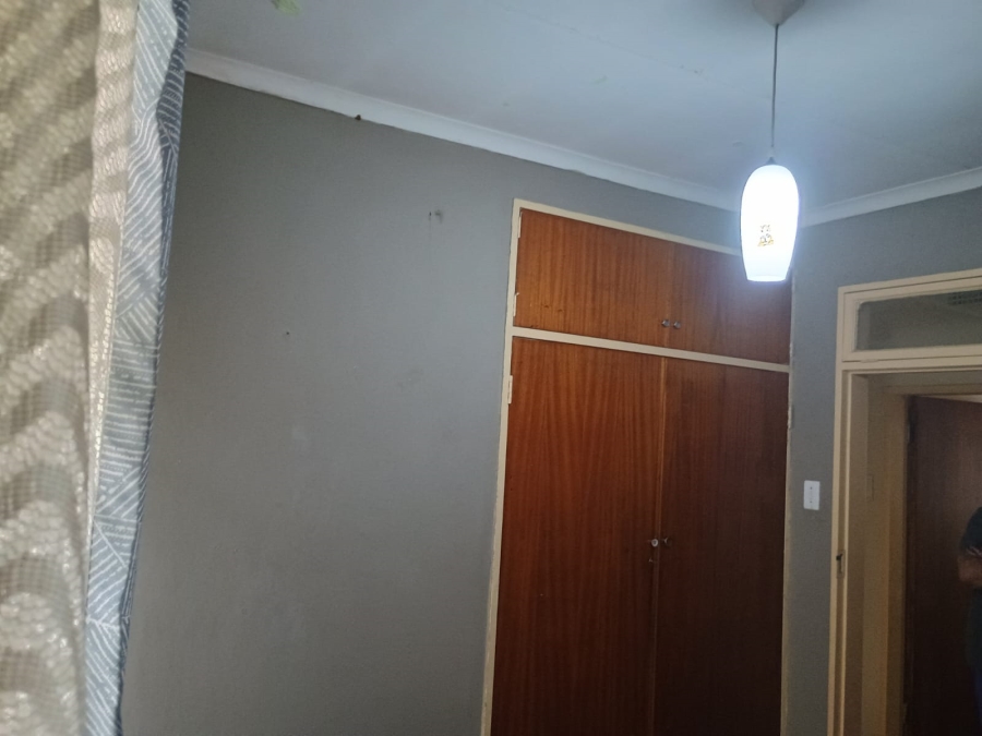 5 Bedroom Property for Sale in Flora Gardens Gauteng