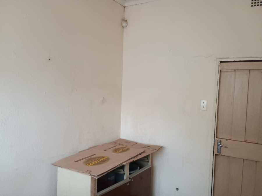 5 Bedroom Property for Sale in Flora Gardens Gauteng