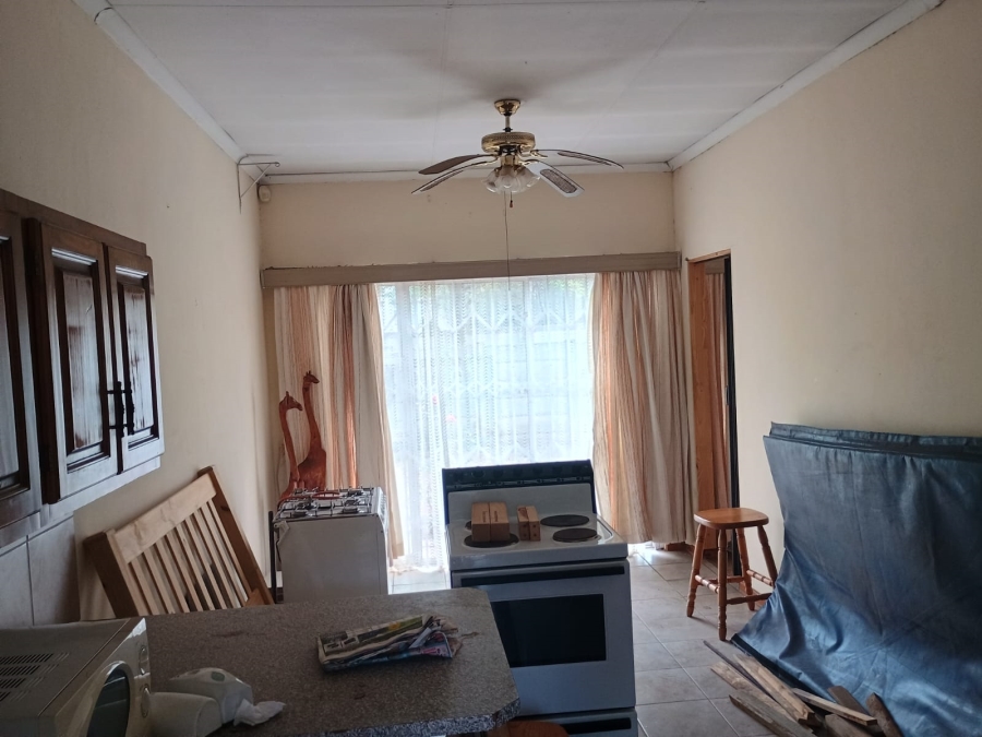 5 Bedroom Property for Sale in Flora Gardens Gauteng