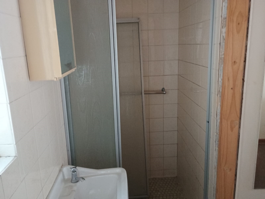 5 Bedroom Property for Sale in Flora Gardens Gauteng