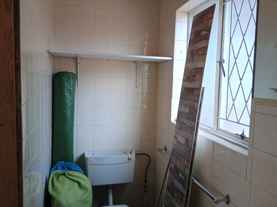 5 Bedroom Property for Sale in Flora Gardens Gauteng