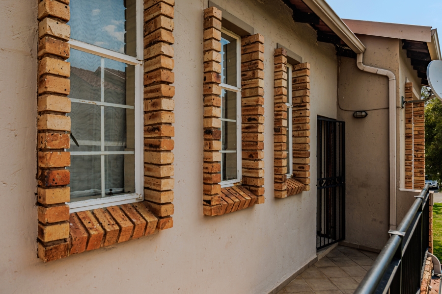 2 Bedroom Property for Sale in Laser Park Gauteng