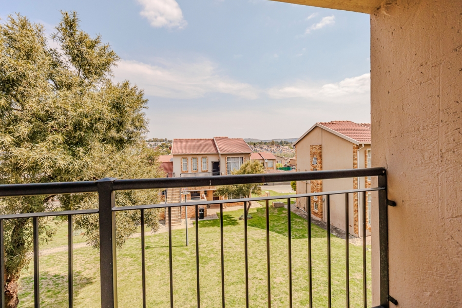 2 Bedroom Property for Sale in Laser Park Gauteng