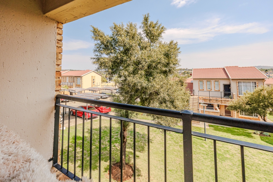 2 Bedroom Property for Sale in Laser Park Gauteng