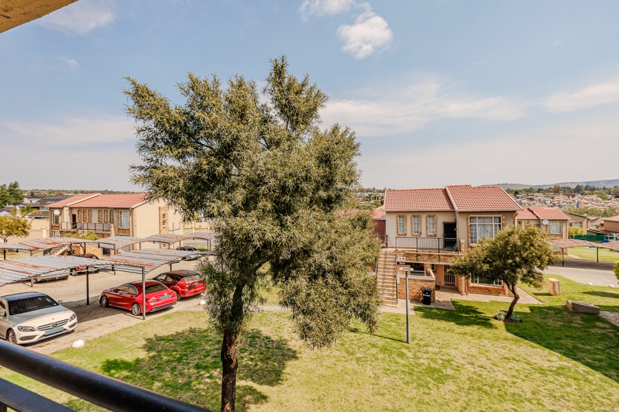 2 Bedroom Property for Sale in Laser Park Gauteng