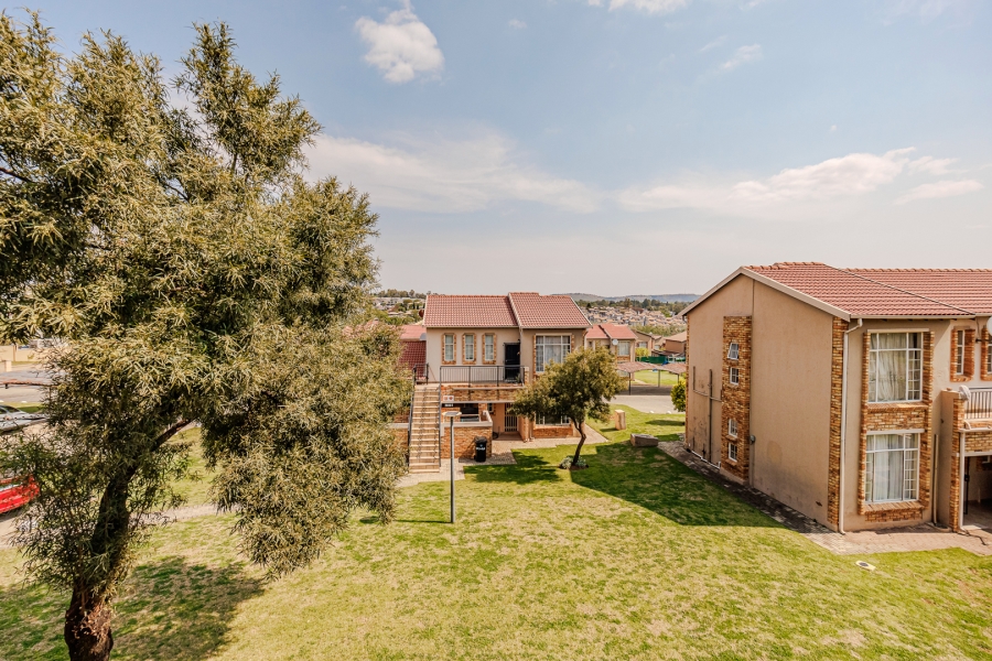 2 Bedroom Property for Sale in Laser Park Gauteng