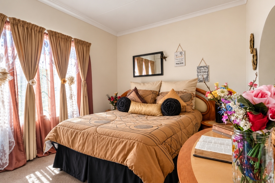 2 Bedroom Property for Sale in Helikonpark Gauteng
