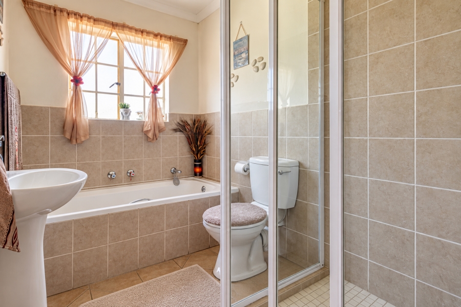 2 Bedroom Property for Sale in Helikonpark Gauteng