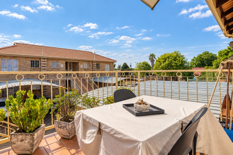 2 Bedroom Property for Sale in Helikonpark Gauteng