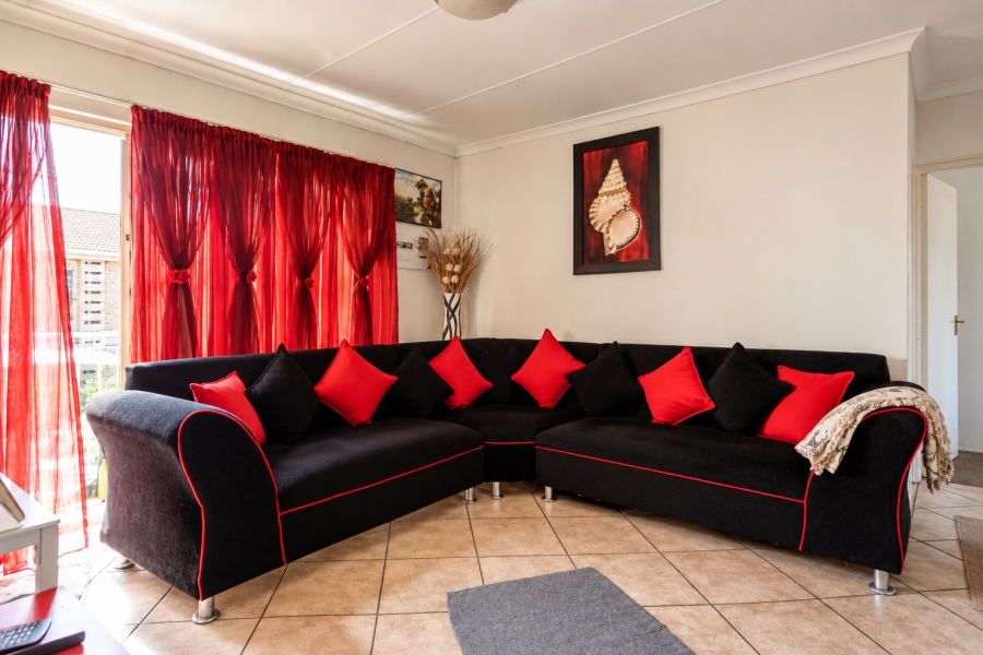 2 Bedroom Property for Sale in Helikonpark Gauteng