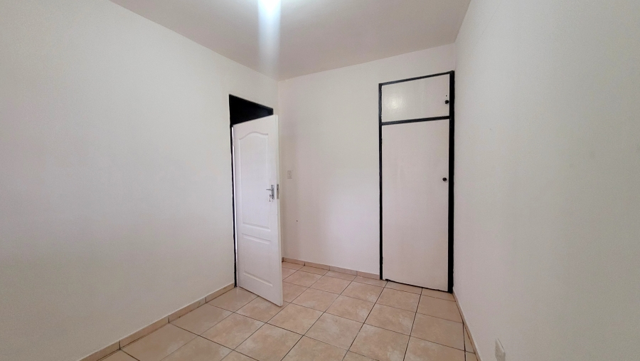 To Let 2 Bedroom Property for Rent in Sunnyridge Gauteng