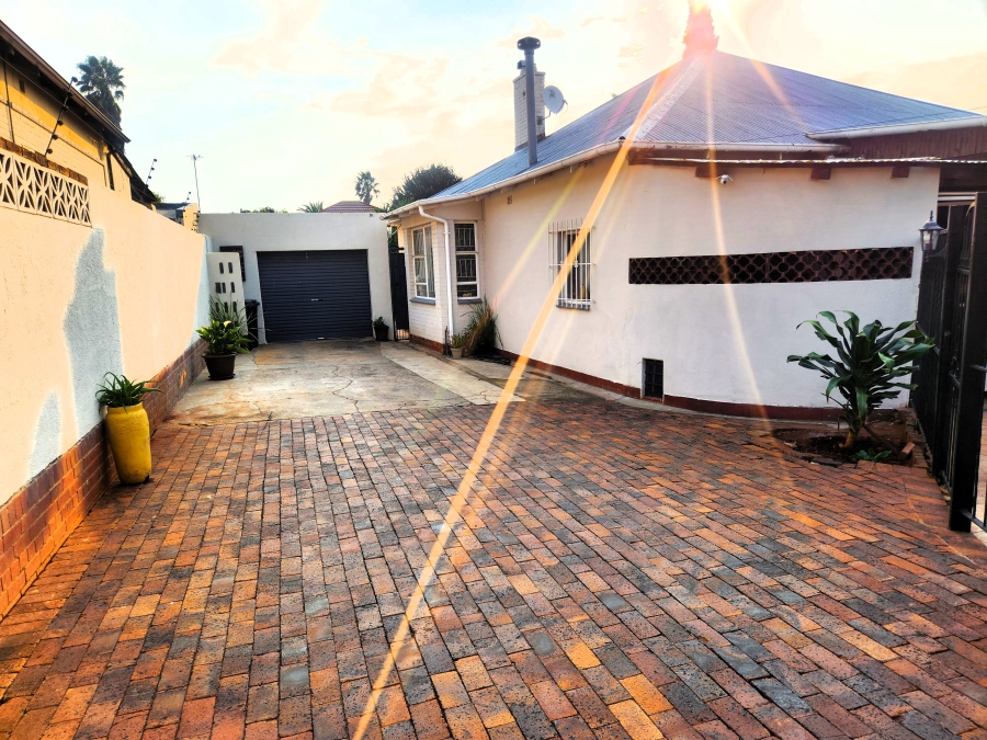 To Let 3 Bedroom Property for Rent in Kensington Gauteng