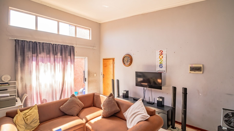 2 Bedroom Property for Sale in Vorna Valley Gauteng