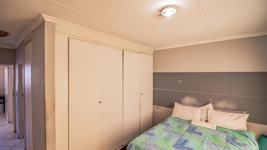 2 Bedroom Property for Sale in Vorna Valley Gauteng