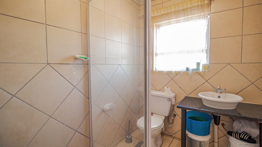2 Bedroom Property for Sale in Vorna Valley Gauteng