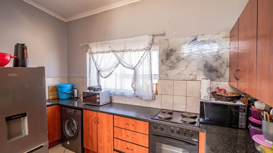 2 Bedroom Property for Sale in Vorna Valley Gauteng