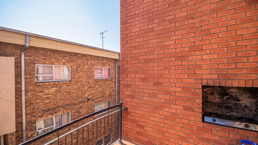 2 Bedroom Property for Sale in Vorna Valley Gauteng