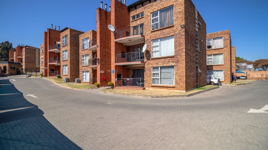 2 Bedroom Property for Sale in Vorna Valley Gauteng