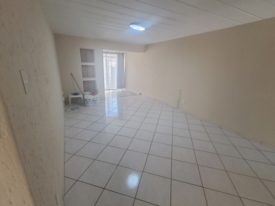 3 Bedroom Property for Sale in Oakdene Gauteng
