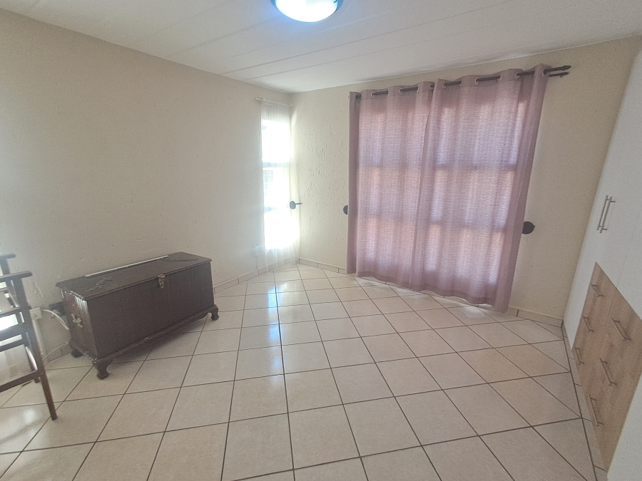 3 Bedroom Property for Sale in Oakdene Gauteng