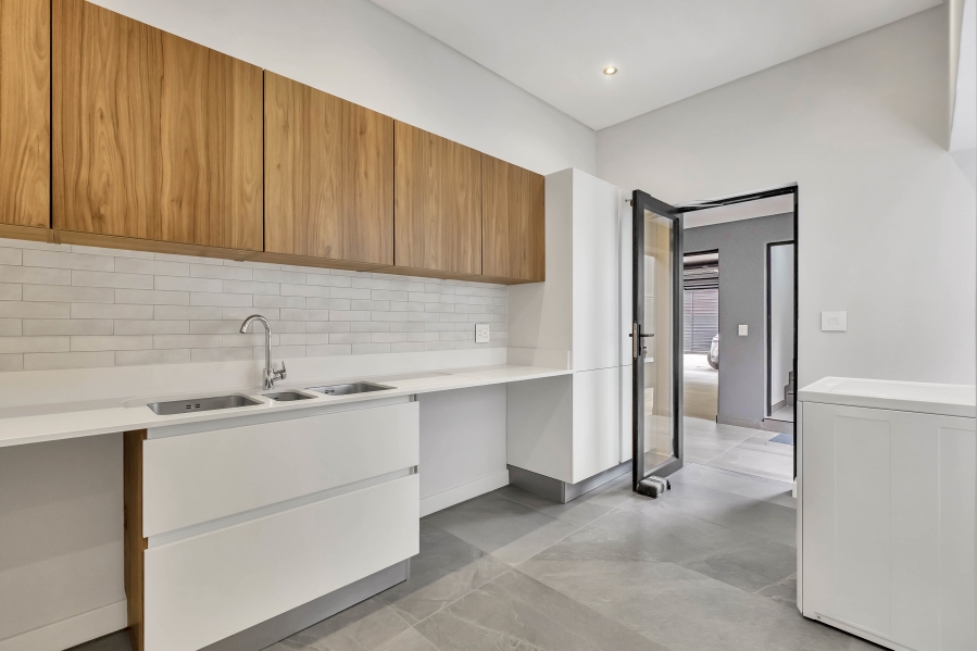 4 Bedroom Property for Sale in Illovo Gauteng