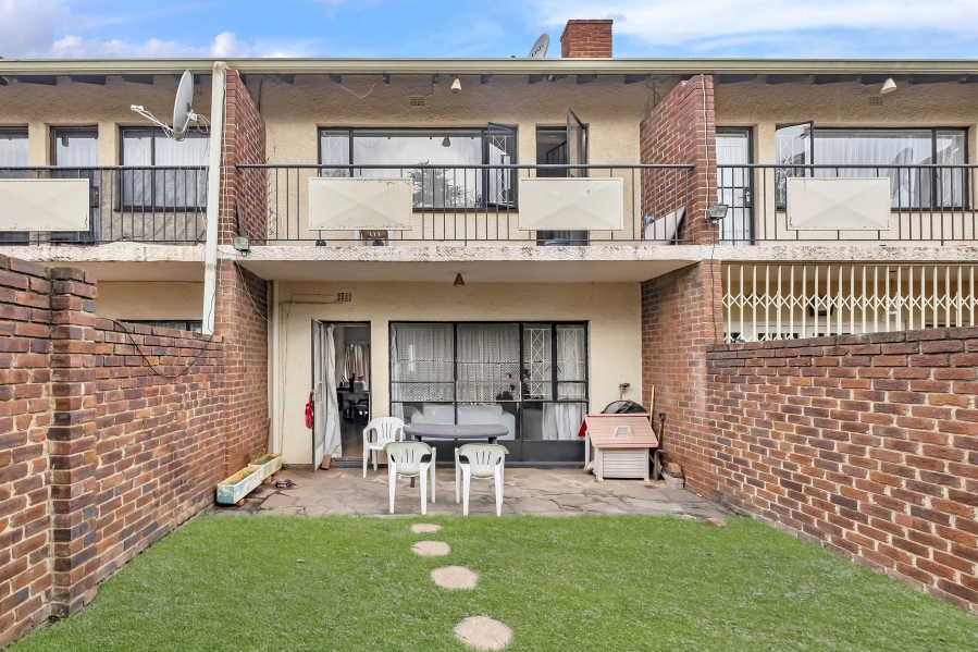 2 Bedroom Property for Sale in Windsor East Gauteng