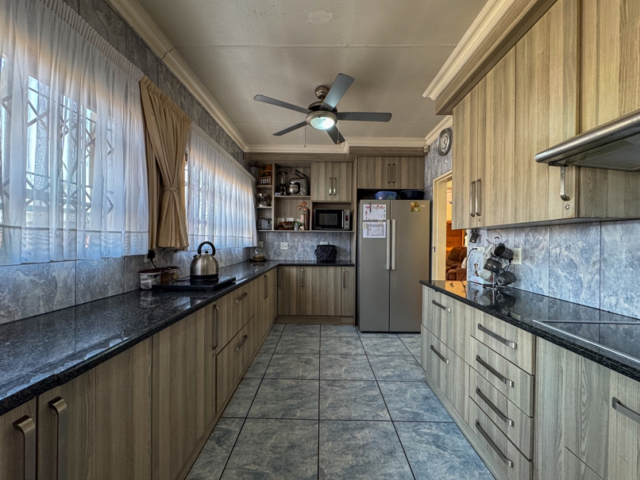 3 Bedroom Property for Sale in Edenvale Central Gauteng