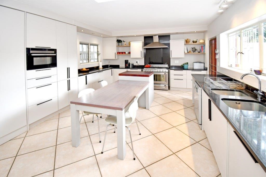 To Let 5 Bedroom Property for Rent in Dunkeld Gauteng