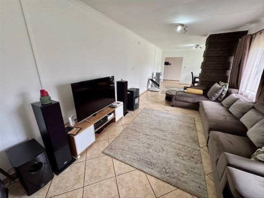 3 Bedroom Property for Sale in Birchleigh Gauteng
